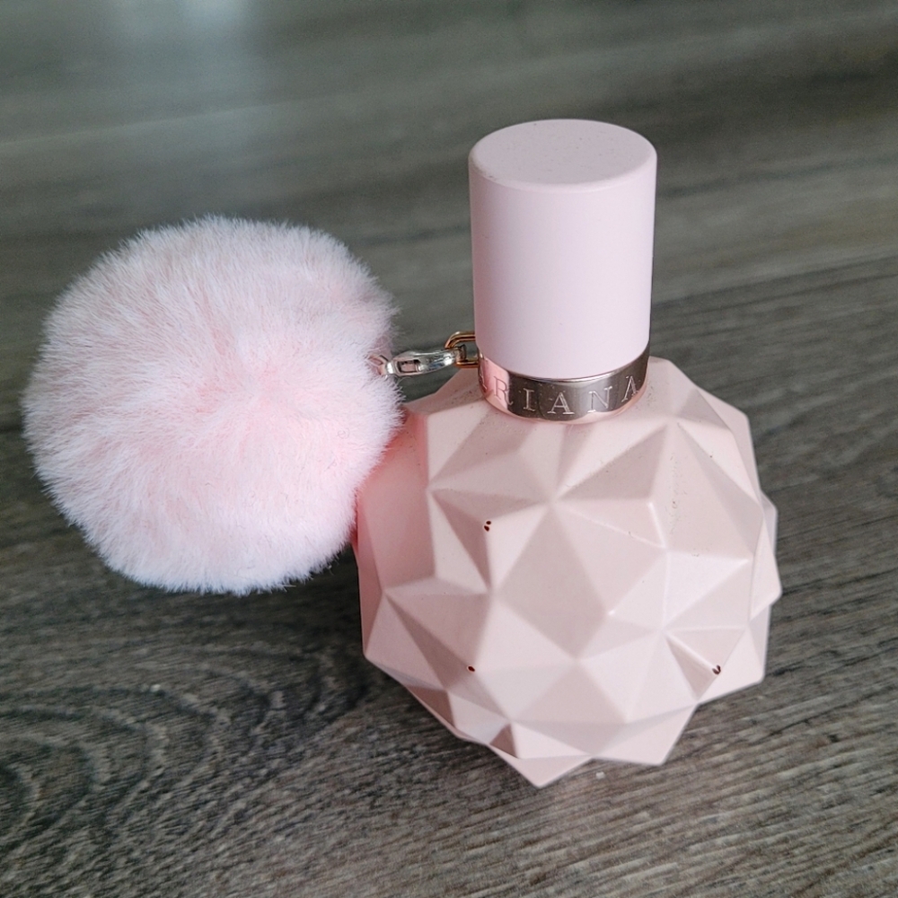 Ariana Grande Sweet like candy perfume